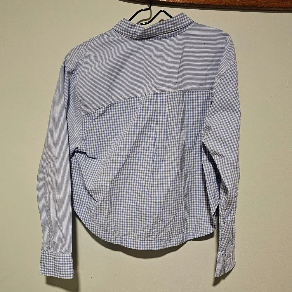 **NWT** Women’s American Eagle Long Sleeve Button Front Cropped Shirt, Medium